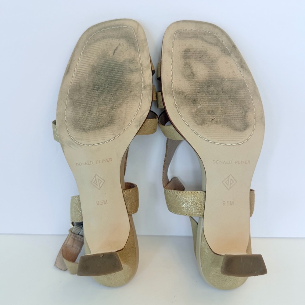Donald Pliner Kaia gold platino kitten heeled sandals, size 9.5 - Picture 8 of 9